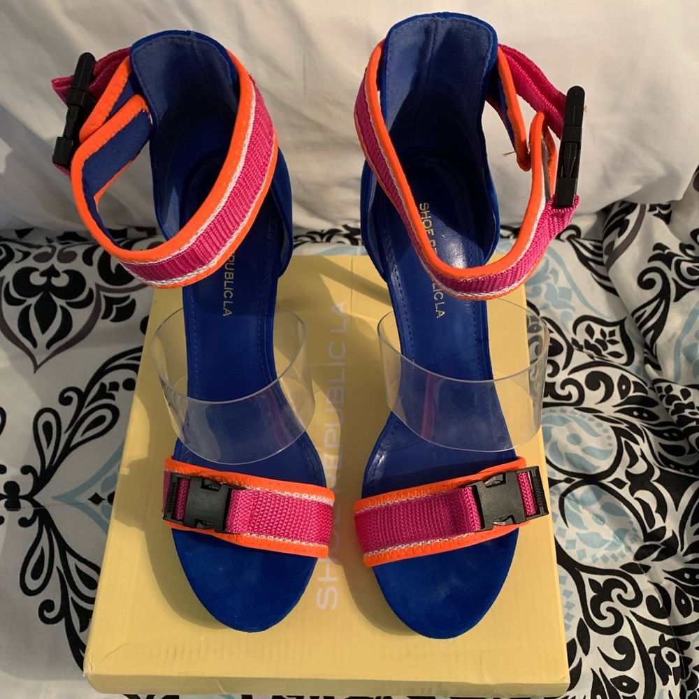 Fun multi color sandal with cool hardware!!
